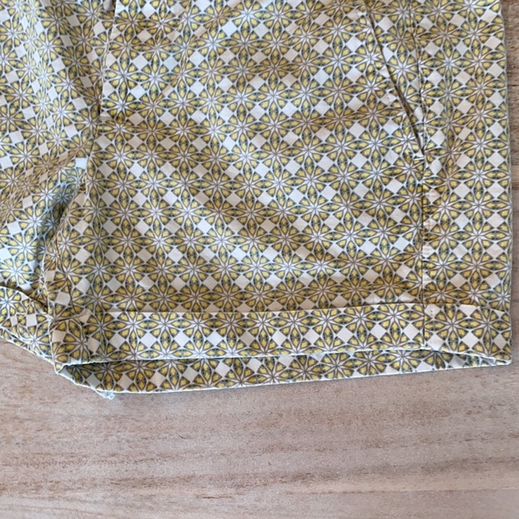Banana Republic- Sweet Sunshine Chambray Mandala Print Shorts, Size 4 - Picture 8 of 12